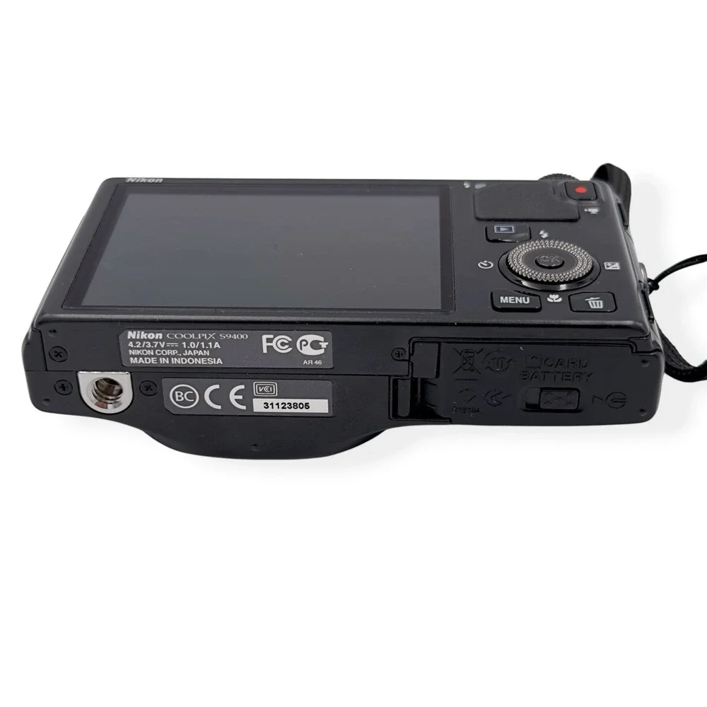 Nikon Coolpix S9400 18MP Digital Camera Black Case & Batteries TESTED WORKING